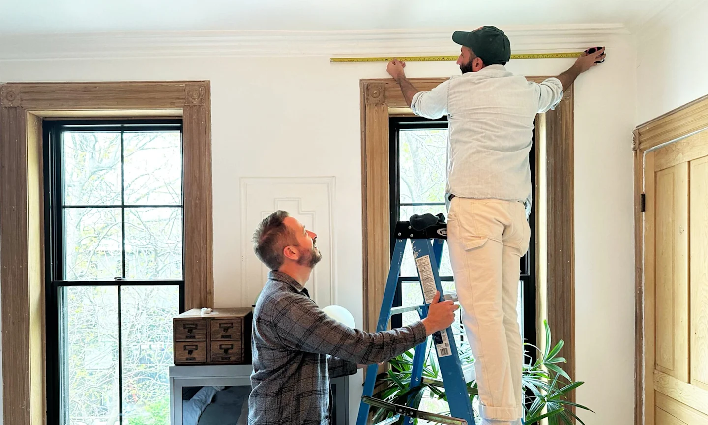 Learn how to hang Spoonflower curtains with the Brownstone Boys