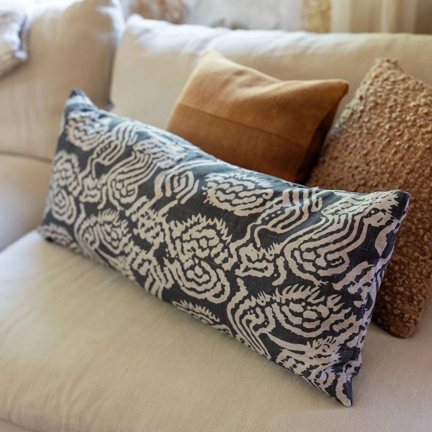 Printed extra long lumbar throw pillows